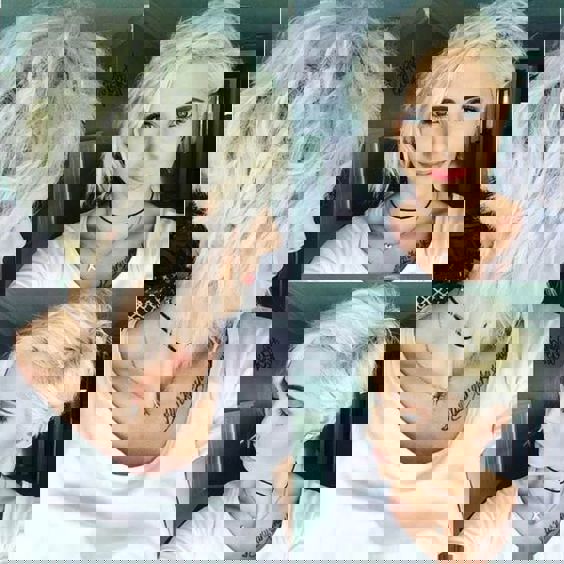 Krótki, zadziorny bob w platynowym blondzie dla pełnego blasku i luzu Krótki, zadziorny bob w platynowym blondzie dla pełnego blasku i luzu