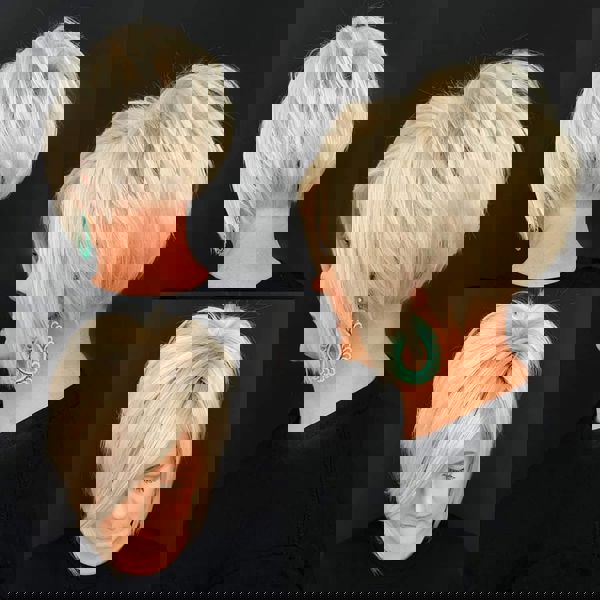 17. 3 różne widoki na krótki bob w kolorze blond z objętością 17. 3 różne widoki na krótki bob w kolorze blond z objętością