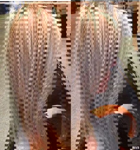 Przepiękny długi bob w kolorze owsianego blondu z miedzianymi odrostami